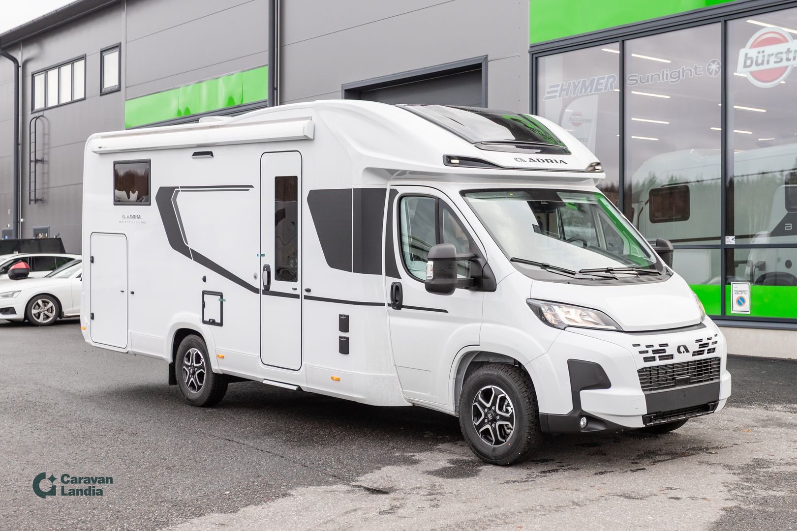 Adria Matrix Select 670 SL 2.2 Mjet 140hv ** HETI TOIMITUKSEEN, UUTUUSMALLI, ERILLISVUOTEET, TRUMA-DIESEL **, kuva 1