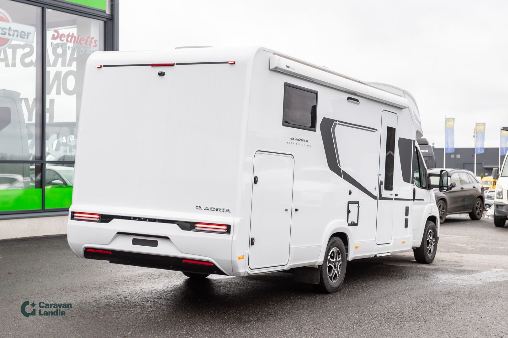 Adria Matrix Select 670 SL 2.2 Mjet 140hv ** HETI TOIMITUKSEEN, UUTUUSMALLI, ERILLISVUOTEET, TRUMA-DIESEL **, kuva 3