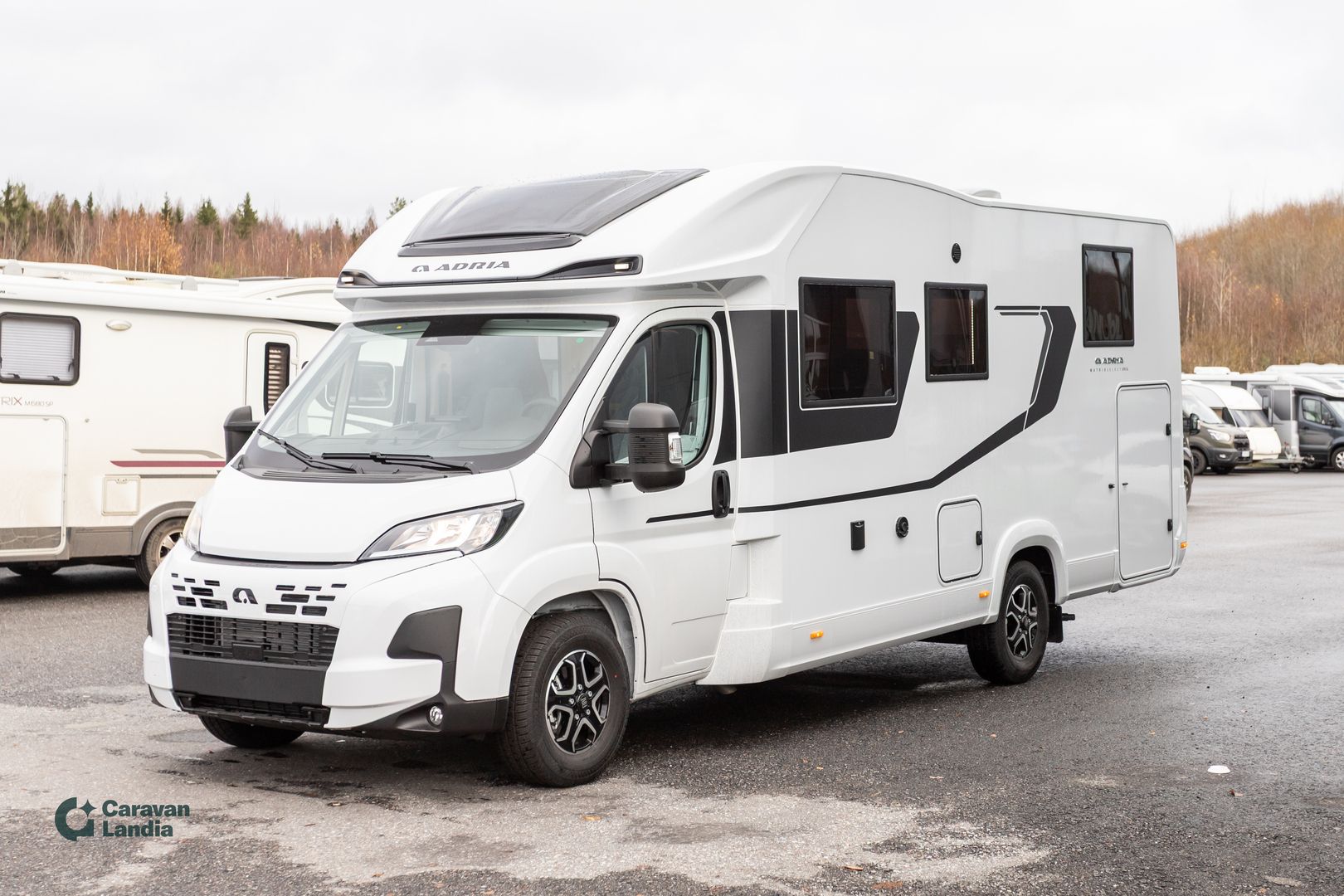 Adria Matrix Select 670 SL 2.2 Mjet 140hv ** HETI TOIMITUKSEEN, UUTUUSMALLI, ERILLISVUOTEET, TRUMA-DIESEL **, kuva 5