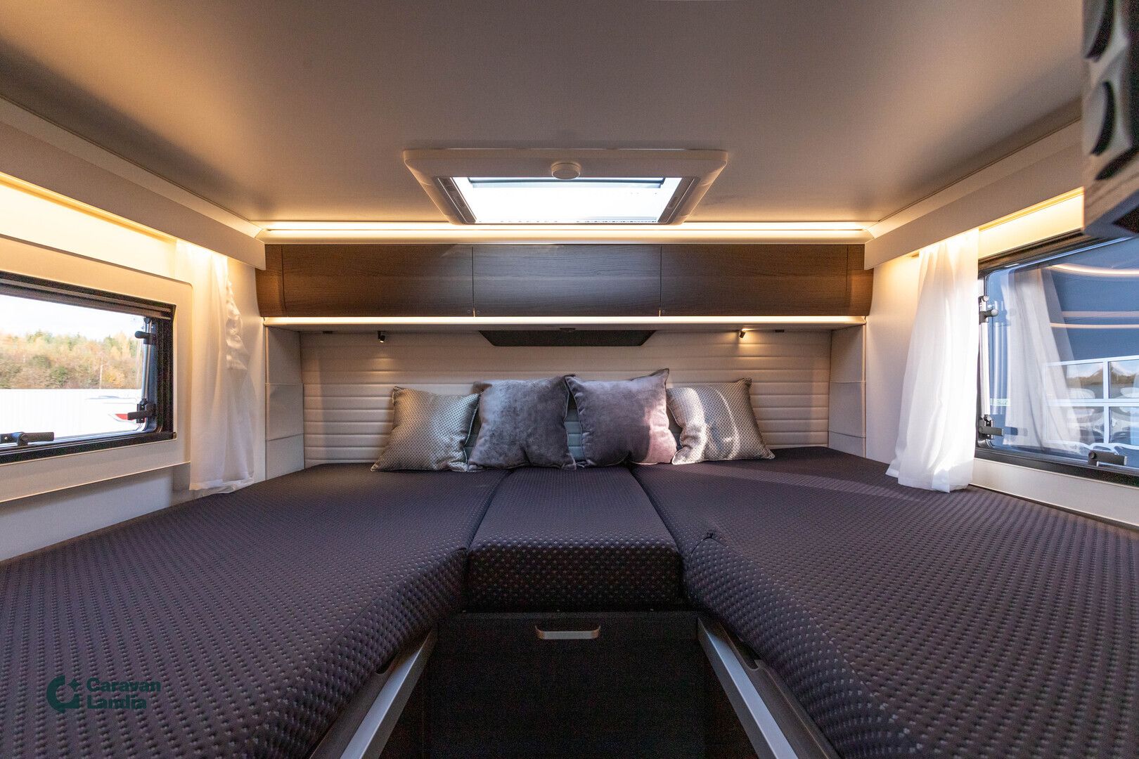 Adria Matrix Supreme 670 DL 2.2 Mjet 140hv ** HETI TOIMITUKSEEN, HUIPPUTYYLIKÄS, AVARA ISTUINRYHMÄ, ALDE-DIESEL **, kuva 23