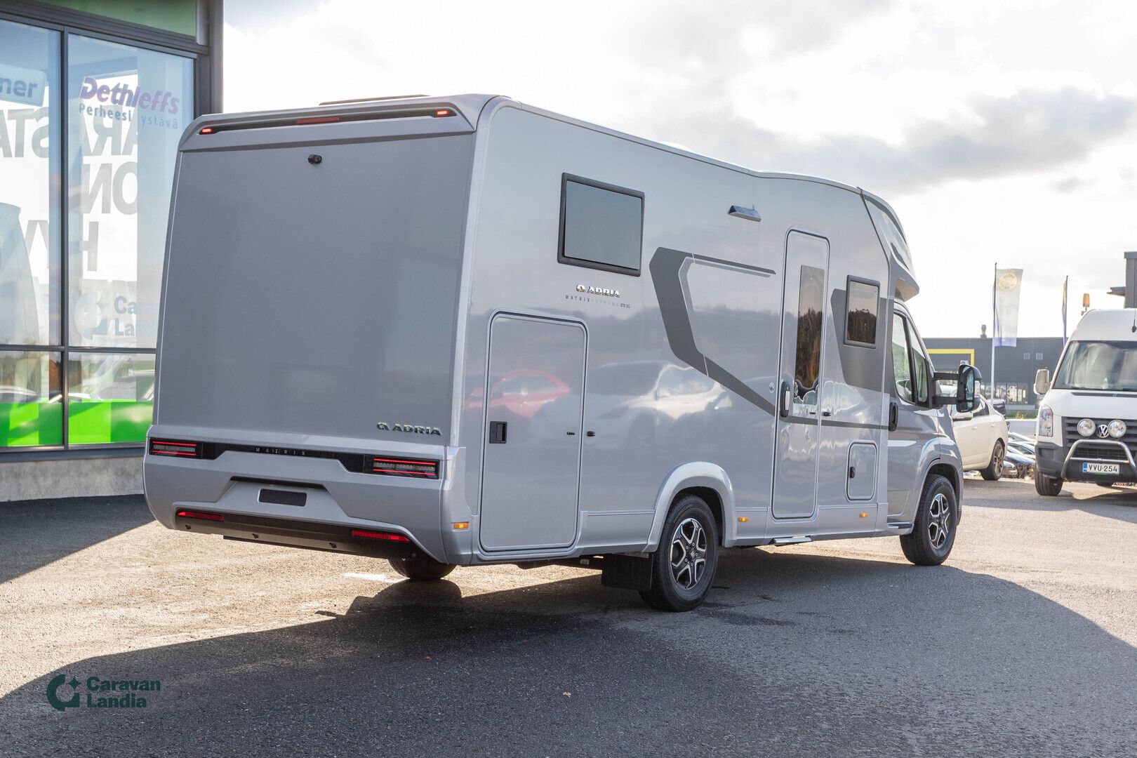 Adria Matrix Supreme 670 DL 2.2 Mjet 140hv ** HETI TOIMITUKSEEN, HUIPPUTYYLIKÄS, AVARA ISTUINRYHMÄ, ALDE-DIESEL **, kuva 3
