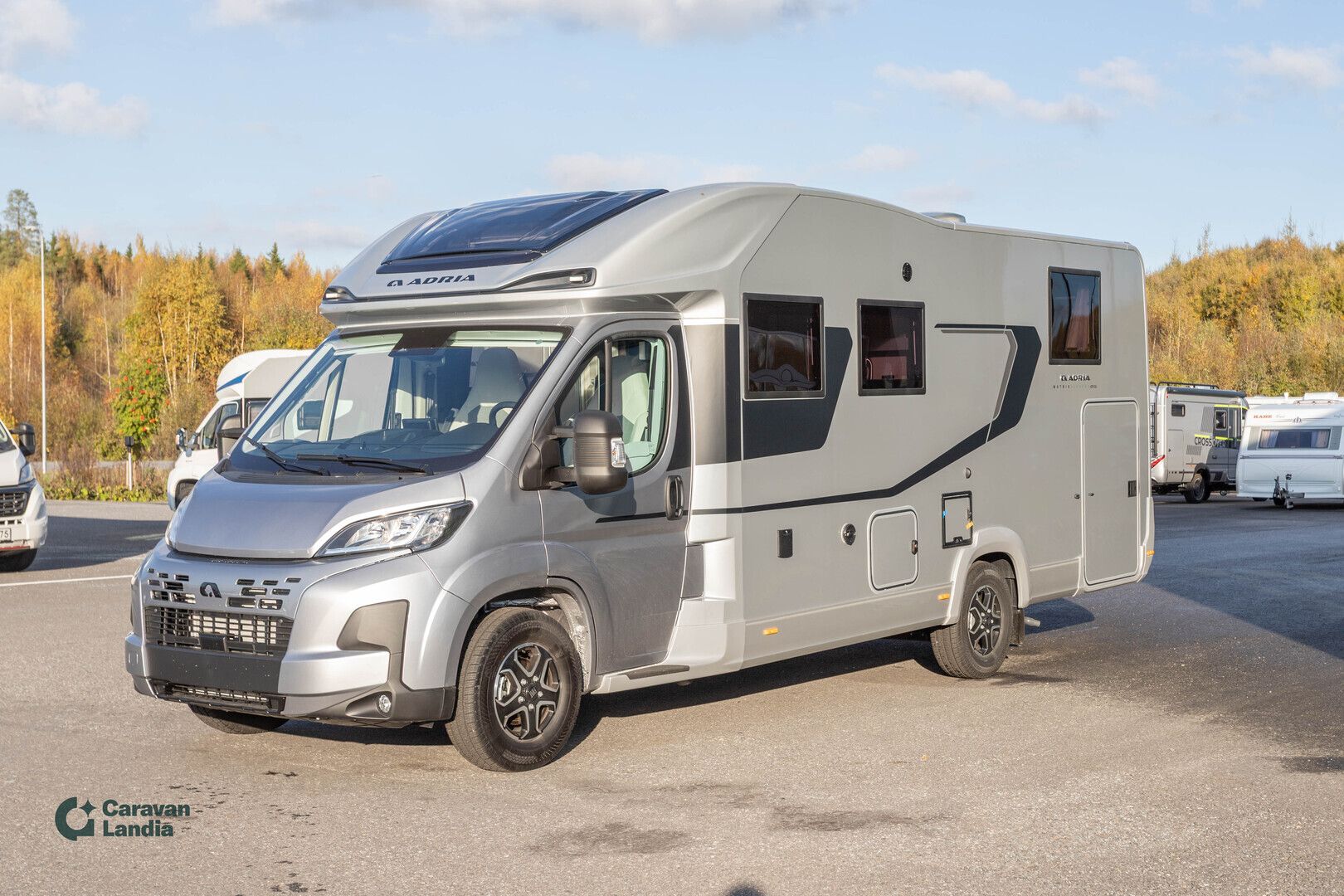 Adria Matrix Supreme 670 DL 2.2 Mjet 140hv ** HETI TOIMITUKSEEN, HUIPPUTYYLIKÄS, AVARA ISTUINRYHMÄ, ALDE-DIESEL **, kuva 5
