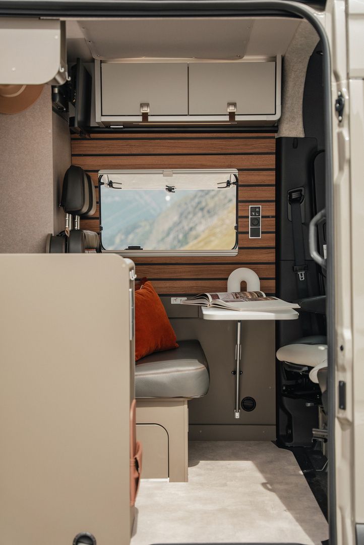 Hymer Grand Canyon S 700 Crosstrail 419 CDI 190hv ** TULOSSA PIAN, HUIPPUVARUSTELTU, NELIVETO, TALVIPAKETTI **, kuva 4