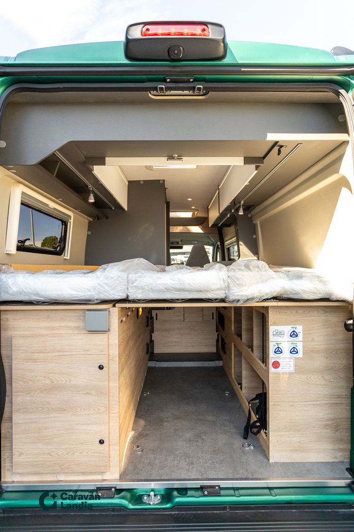 Dethleffs Globetrail 75k Iconic Edition 2.2 MJET 140 hv ** HETI TOIMITUKSEEN, ERIKOISMALLI VAIN CARAVANLANDIASTA, ERILLISVUOTEET, AUTOMAATTI**, kuva 36