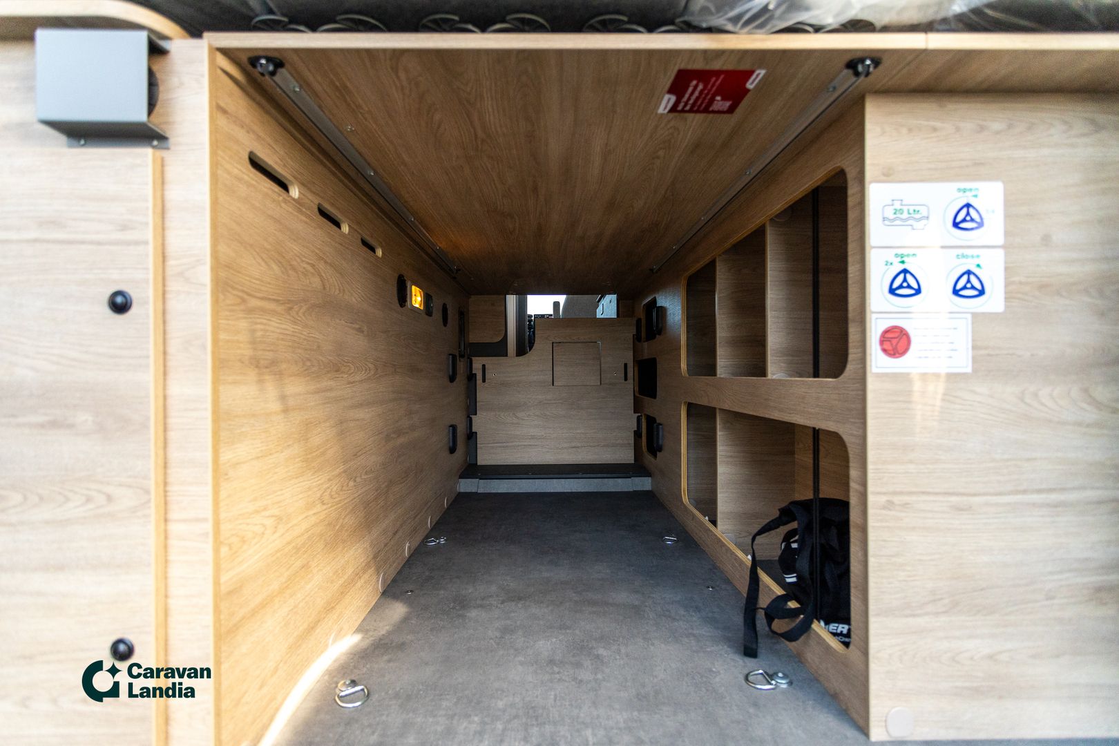 Dethleffs Globetrail 75k Iconic Edition 2.2 MJET 140 hv ** HETI TOIMITUKSEEN, ERIKOISMALLI VAIN CARAVANLANDIASTA, ERILLISVUOTEET, AUTOMAATTI**, kuva 37