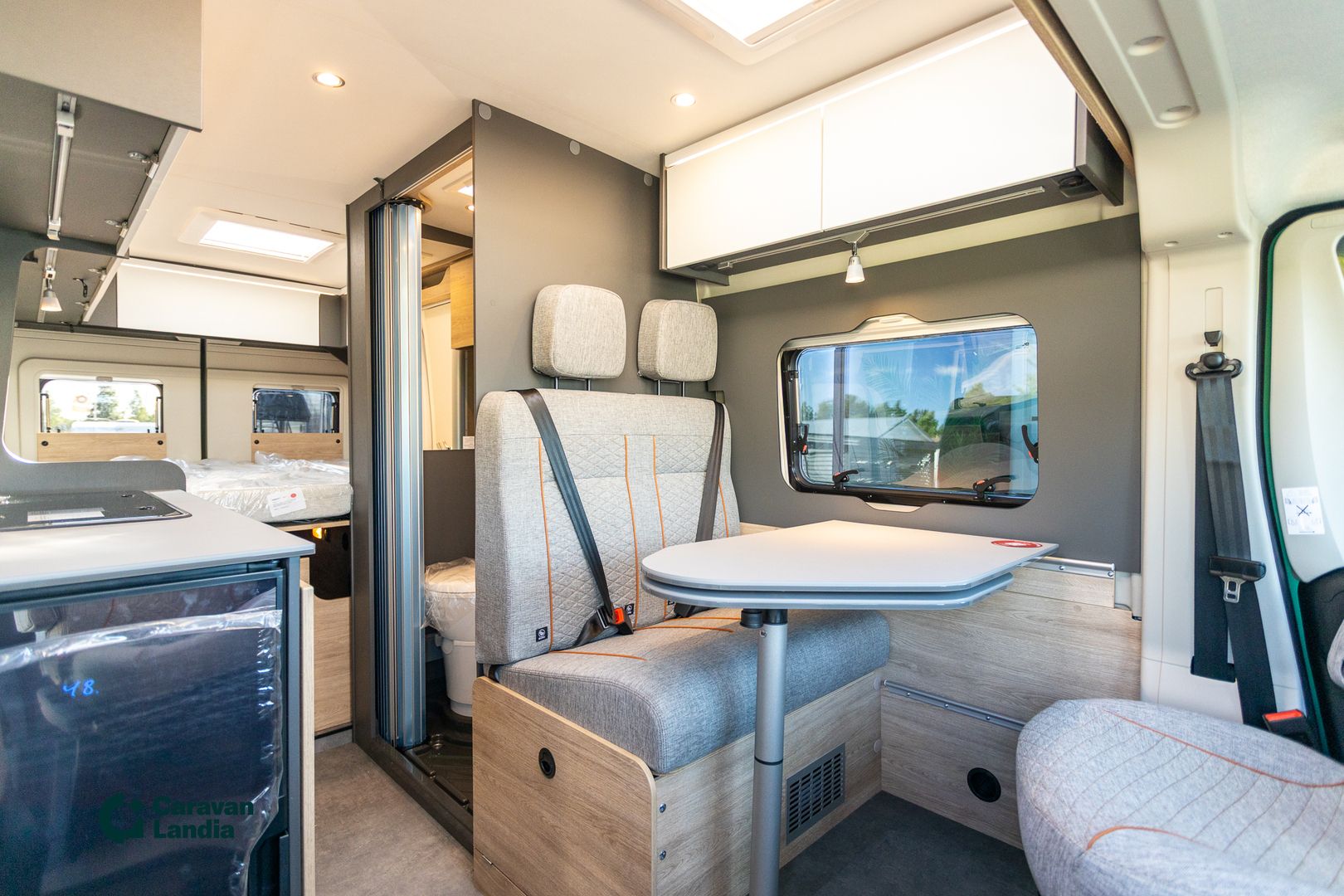 Dethleffs Globetrail 75k Iconic Edition 2.2 MJET 140 hv ** HETI TOIMITUKSEEN, ERIKOISMALLI VAIN CARAVANLANDIASTA, ERILLISVUOTEET, AUTOMAATTI**, kuva 9