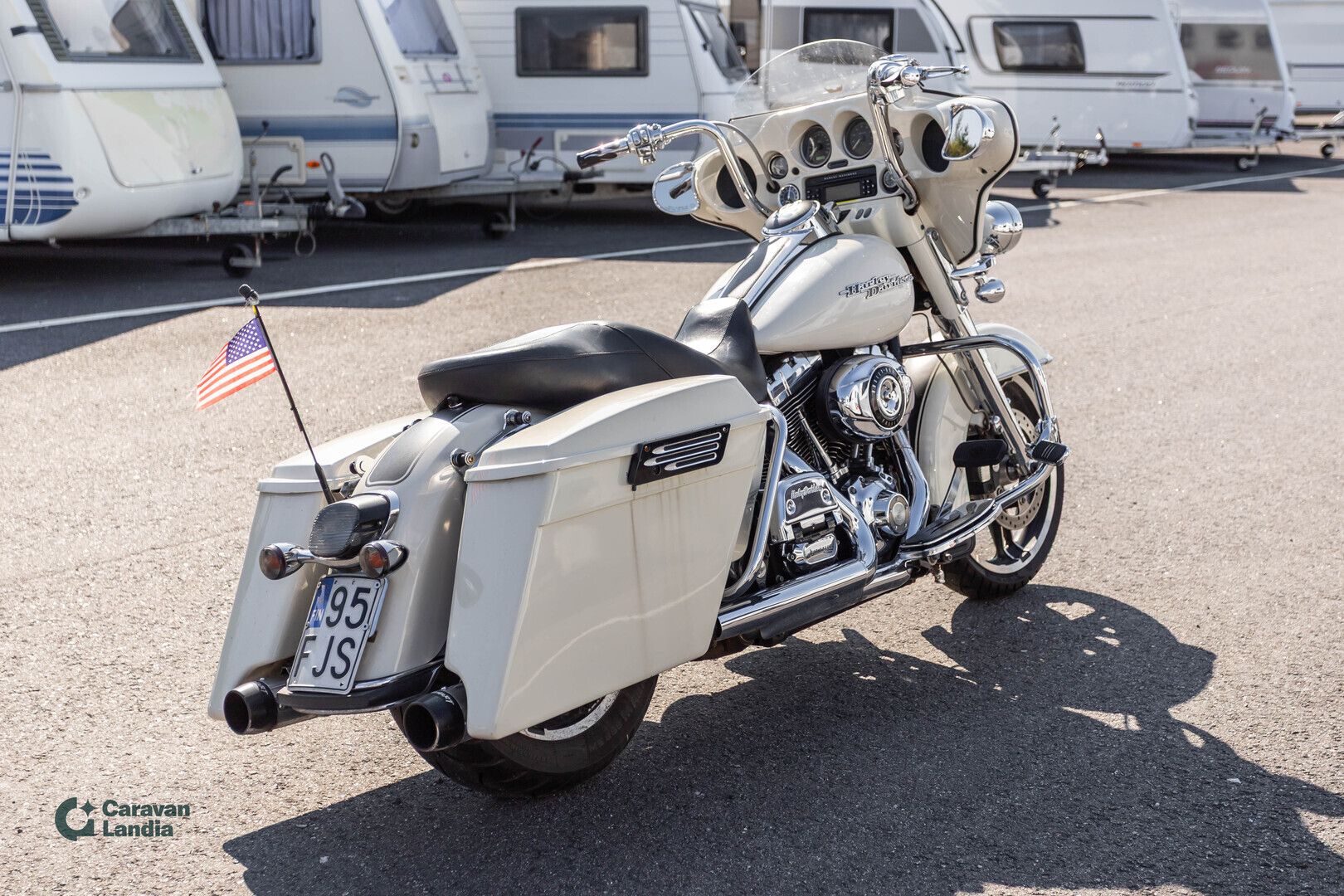 Harley-Davidson Electra Glide Classic Standard Police (FLHTP) ** Rinehart-putkisto / Tuulilasi / Sivulaukut **, kuva 4