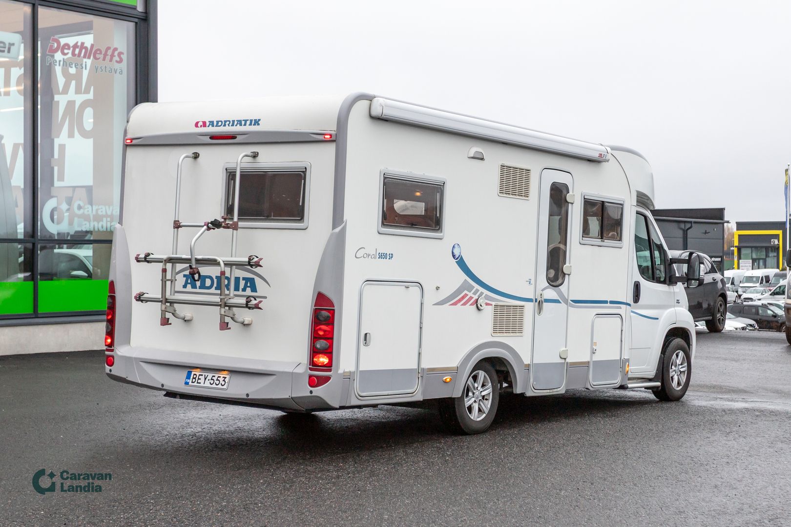 Adria Coral S 650 SP 2.3 Mjet 130hv ** TRUMA-SÄHKÄPATRUUNA, PITKITTÄINEN PARIVUODE, MARKIISI **, kuva 3