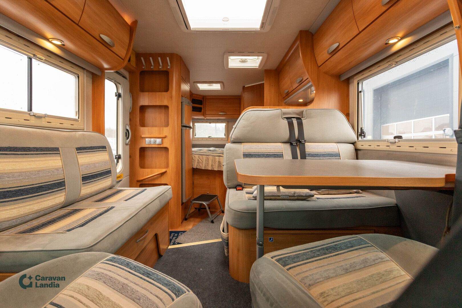 Adria Coral S 650 SP 2.3 Mjet 130hv ** TRUMA-SÄHKÄPATRUUNA, PITKITTÄINEN PARIVUODE, MARKIISI **, kuva 7