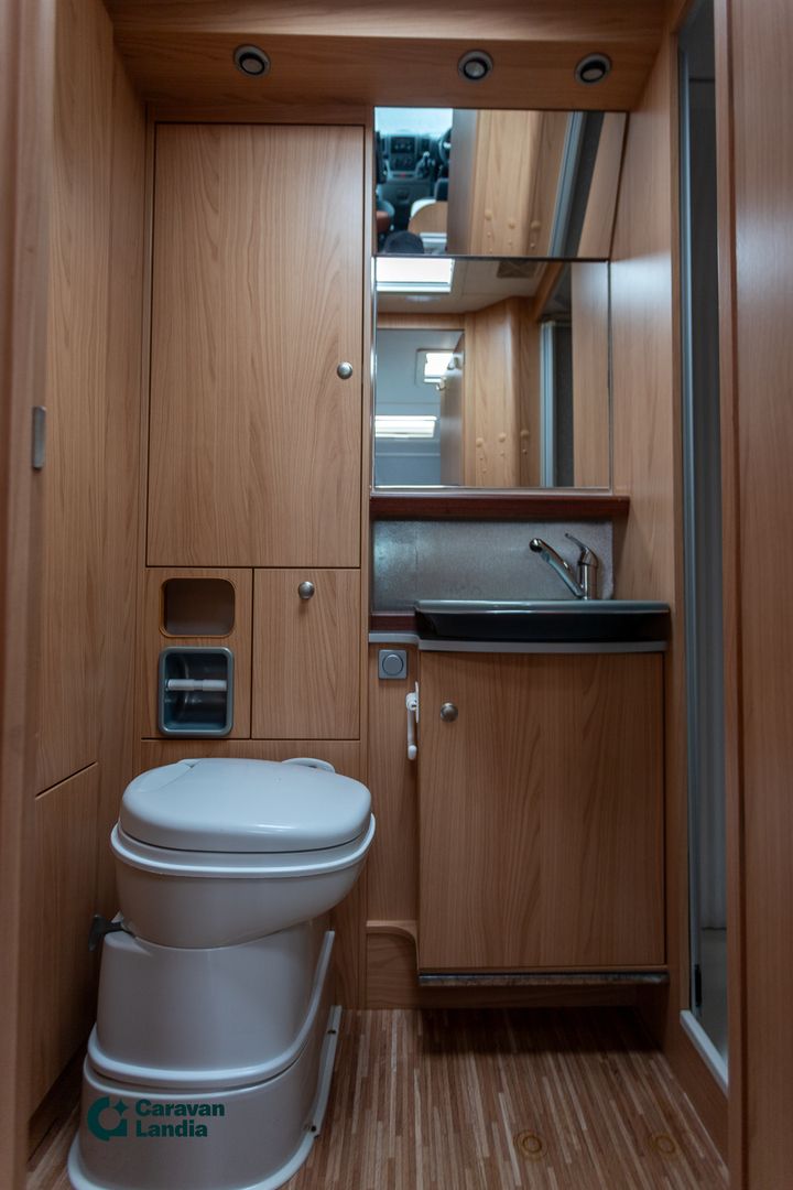 Burstner Levanto A530 2.3 Mjet 130hv ** TRUMA, TAKA-WC, MULTIMEDIAKESKUS **, kuva 14