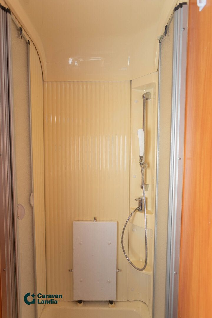 Dethleffs Advantage T5841 2.3 JTD 110hv ** ALDE, VETOKOUKKU, AURINKOPANEELI **, kuva 13