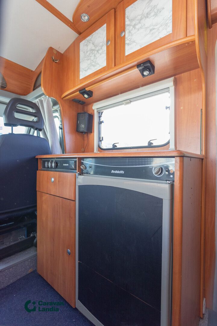 Dethleffs Advantage T5841 2.3 JTD 110hv ** ALDE, VETOKOUKKU, AURINKOPANEELI **, kuva 9
