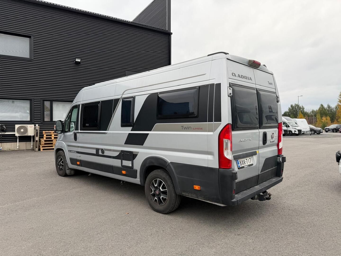 Adria Twin 640 SLB Supreme 2.3 Mjet 150hv ** JUURI TULLUT, VETOKOUKKU, AURINKOPANEELI **, kuva 3