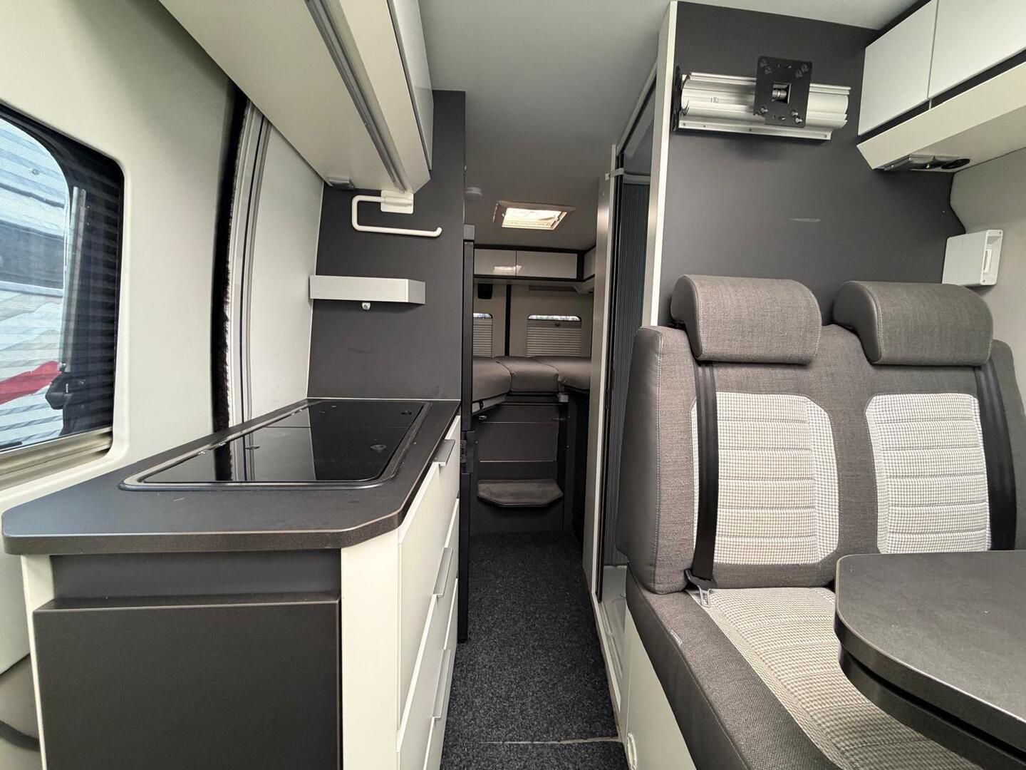 Adria Twin 640 SLB Supreme 2.3 Mjet 150hv ** JUURI TULLUT, VETOKOUKKU, AURINKOPANEELI **, kuva 6