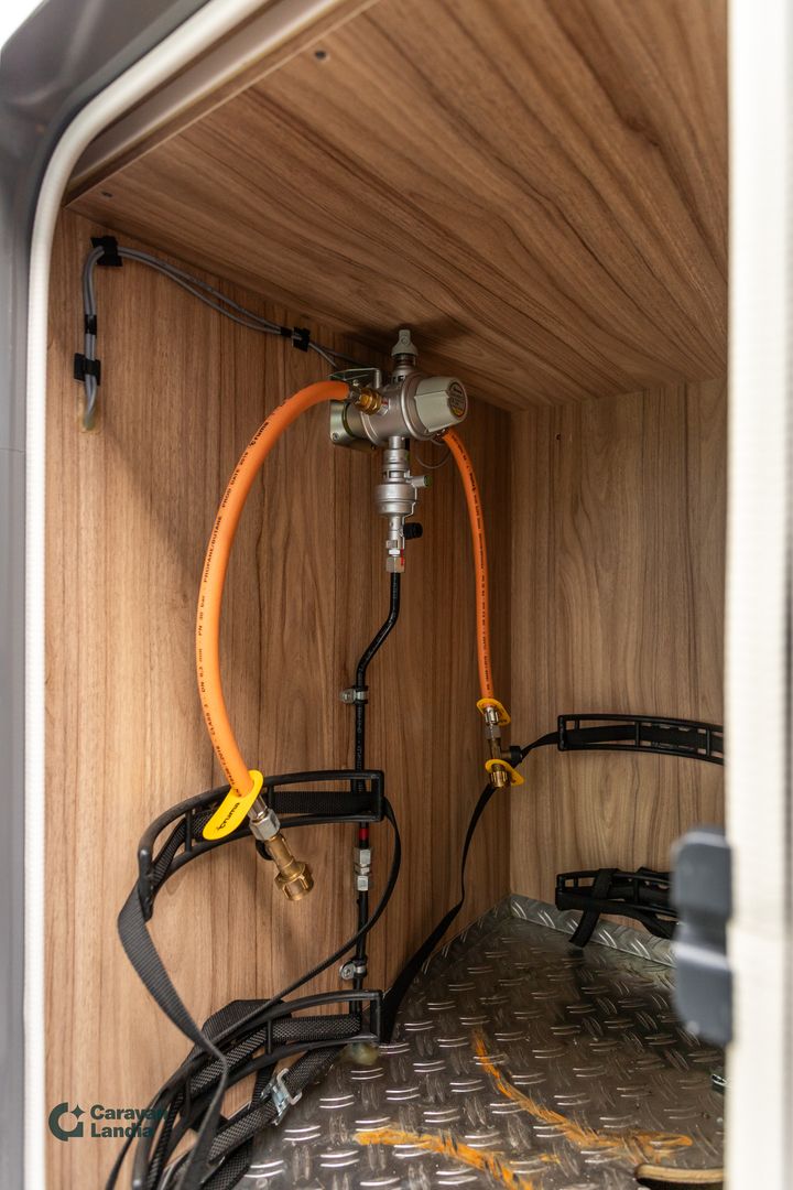 Hymer Exsis-I 678 2.3 Mjet 130hv ** TRUMA, ERILLISVUOTEET, HUBBET-YLÄVUODE **, kuva 21