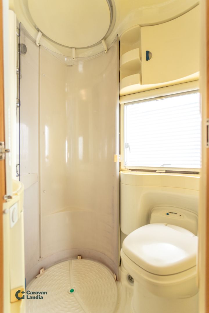 Knaus Sun Traveller 608 L 2.8 JTD 130hv ** TRUMA, WEBASTO, ISO PÖYTÄRYHMÄ **, kuva 14