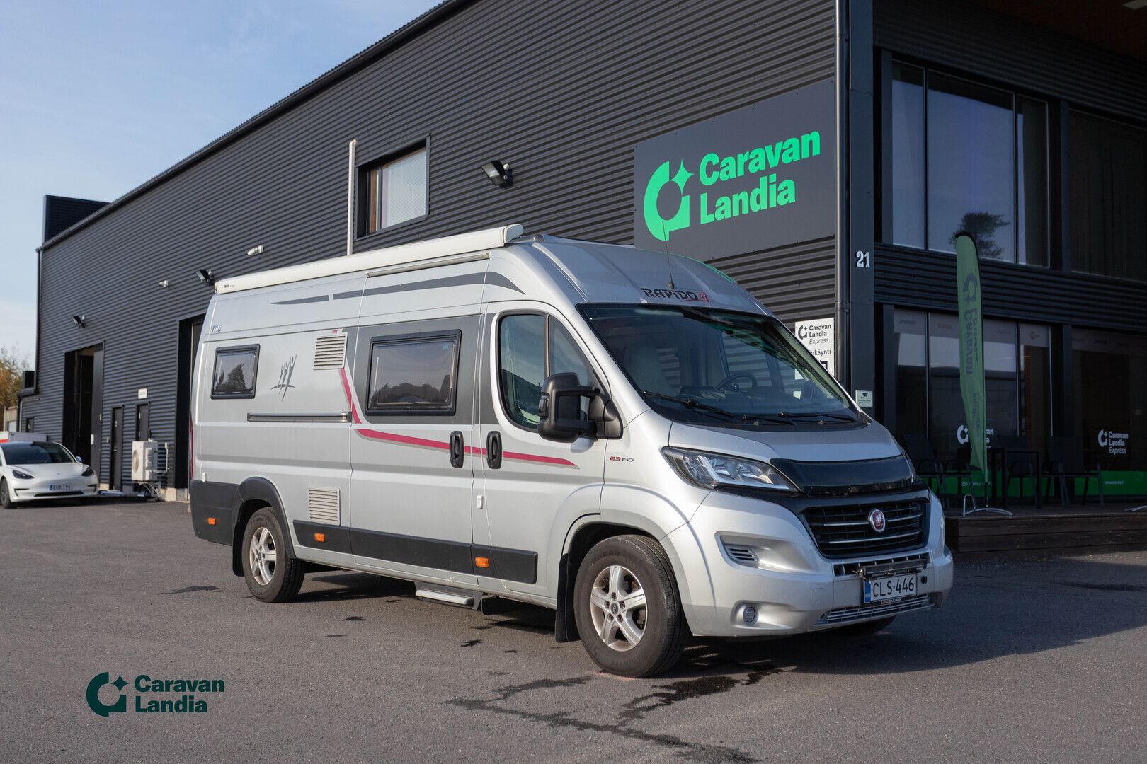 Rapido V 68 2.3 Mjet 150hv ** TODELLA LAADUKAS RETKIAUTO, VETOKOUKKU, AURINKOPANEELI, ERILLISVUOTEET **, kuva 1