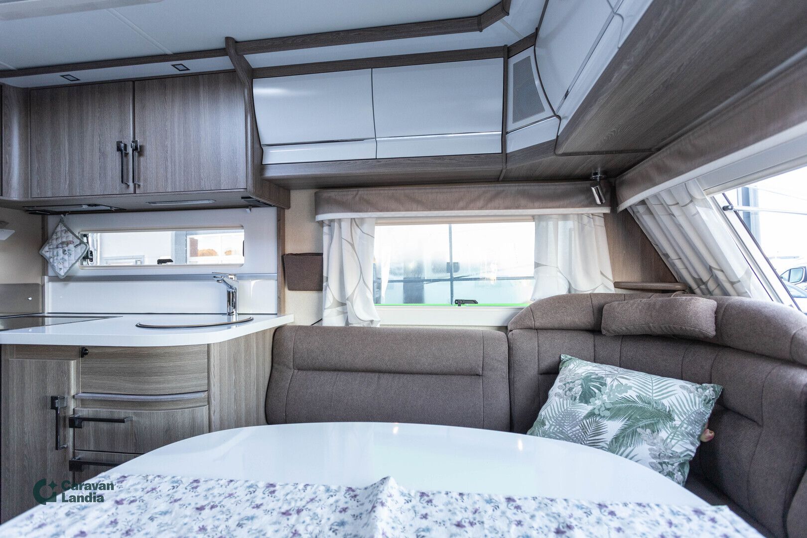 Kabe Royal 600 GLE KS ** ERILLISVUOTEET, TALVIVAUNU, TODELLA SUOSITTU MALLI **, kuva 7