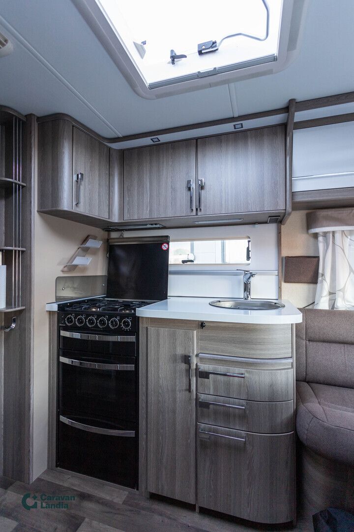 Kabe Royal 600 GLE KS ** ERILLISVUOTEET, TALVIVAUNU, TODELLA SUOSITTU MALLI **, kuva 9