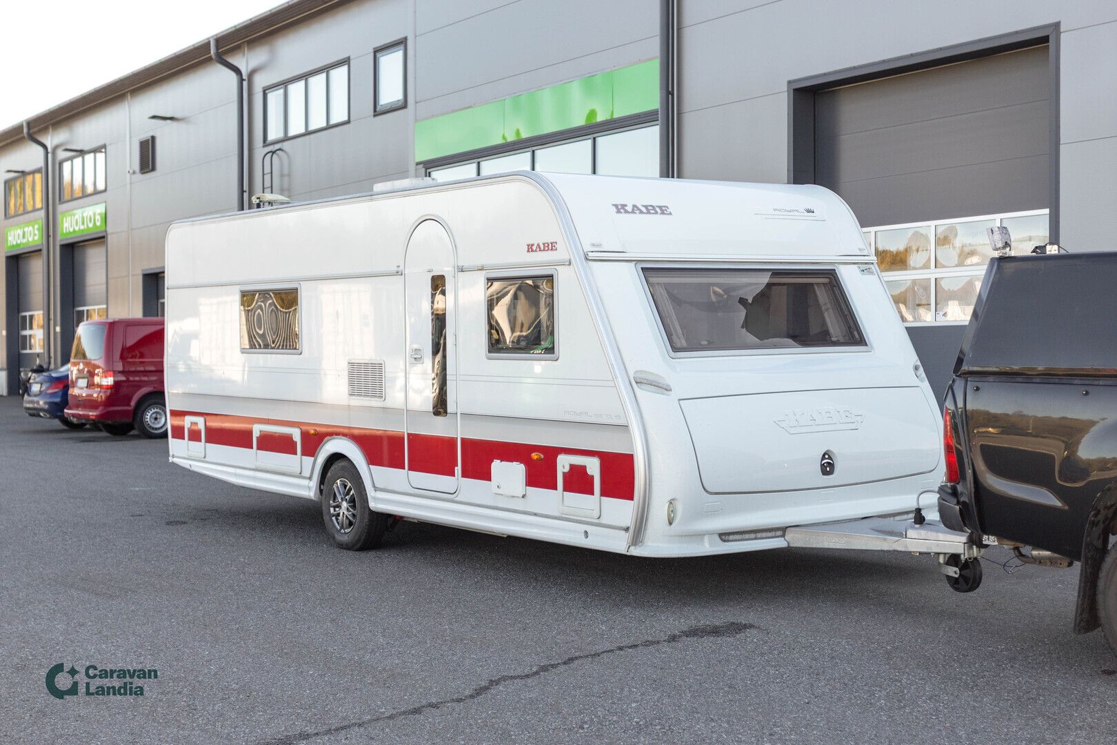 Kabe Royal 600 ETDL KS ** ERILLISVUOTEET, POIKITTAINEN KYLPYHUONE TAKANA, HUIPPU VARUSTELTU **, kuva 1