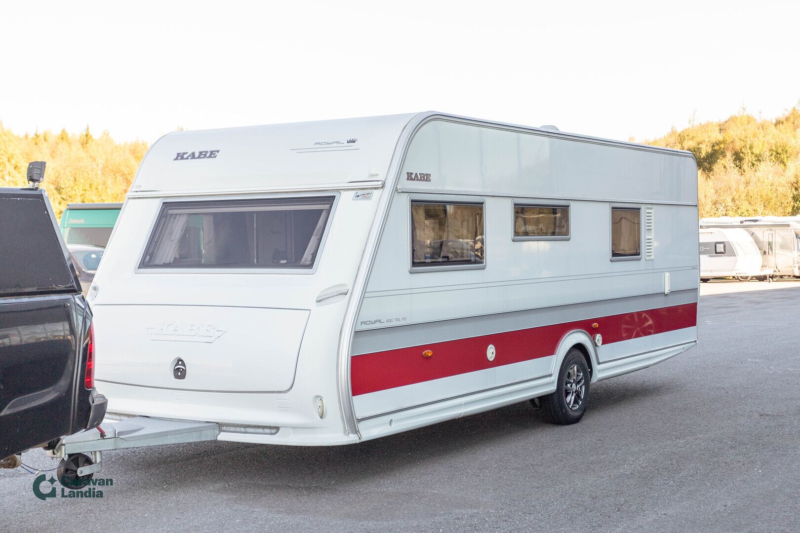 Kabe Royal 600 ETDL KS ** ERILLISVUOTEET, POIKITTAINEN KYLPYHUONE TAKANA, HUIPPU VARUSTELTU **, kuva 5
