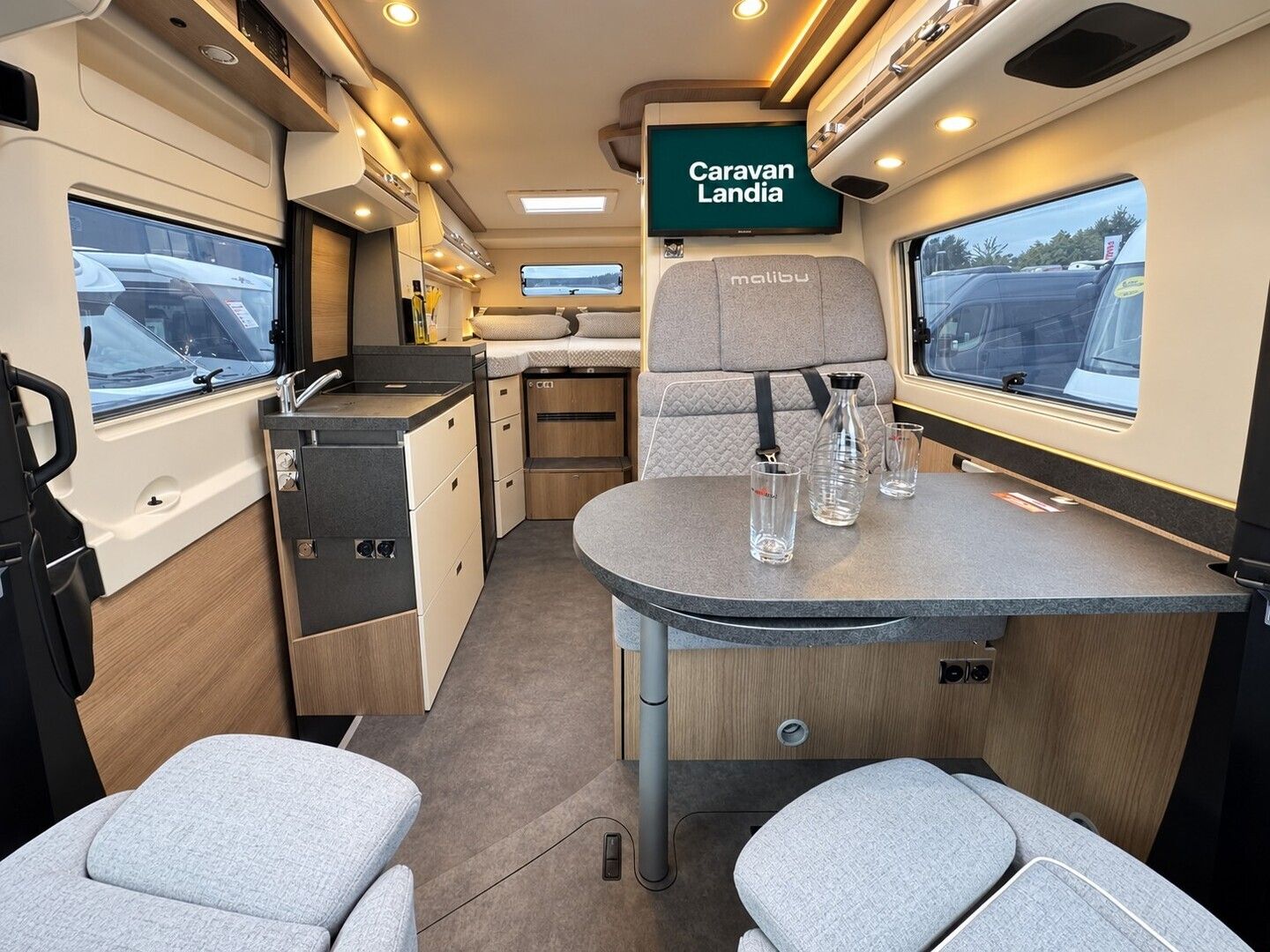 Malibu Genius 641 LE 417 CDI 170 hv ** HARVOIN TARJOLLA, UUTTA VASTAAVA, ERILLISVUOTEET, HUIPPU-VARUSTELTU **, kuva 4