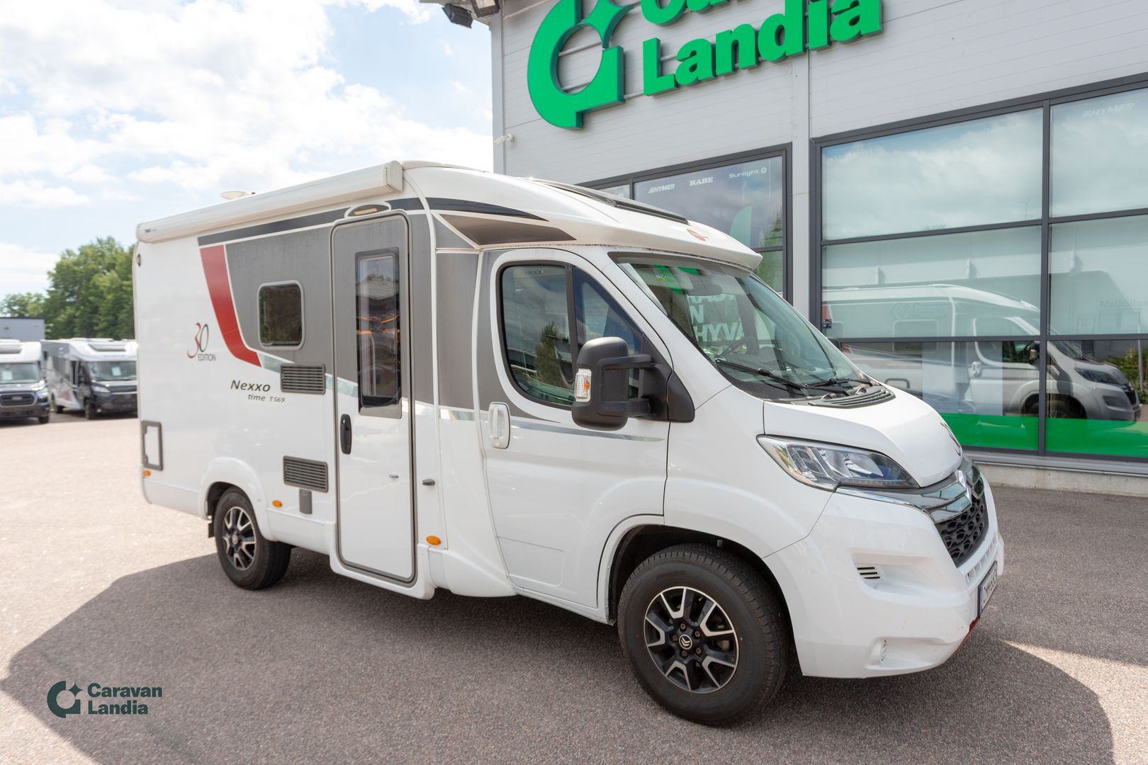 Burstner Nexxo Time T 569 2.0 HDi 160hv **PITKITTÄINEN-PARIVUODE, P.KAMERA, MARKIISI, BLUETOOTH**, kuva 1