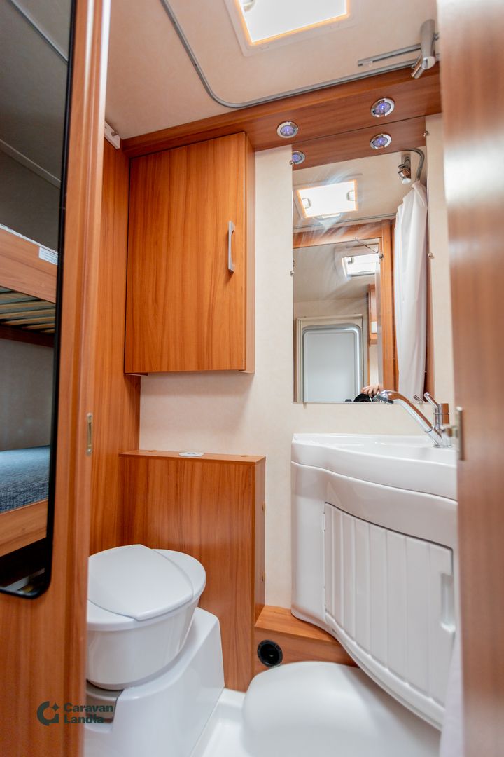 Weinsberg CaraOne W51 ** TRUMA, 3 KERROSVUODE, AURINKOPANEELI **, kuva 10