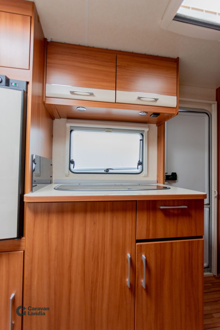 Weinsberg CaraOne W51 ** TRUMA, 3 KERROSVUODE, AURINKOPANEELI **, kuva 7