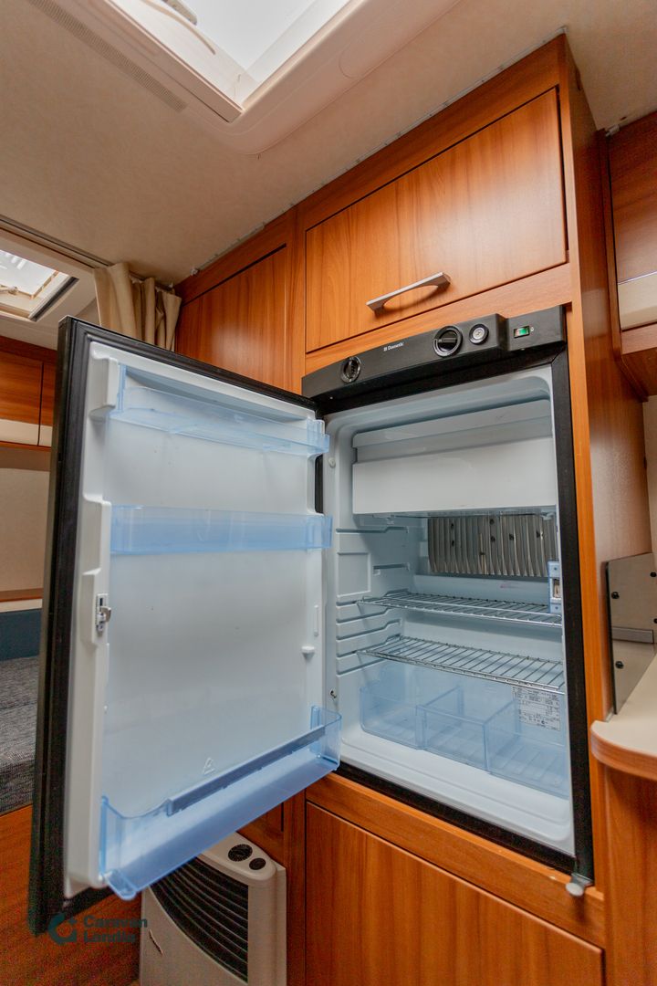 Weinsberg CaraOne W51 ** TRUMA, 3 KERROSVUODE, AURINKOPANEELI **, kuva 8