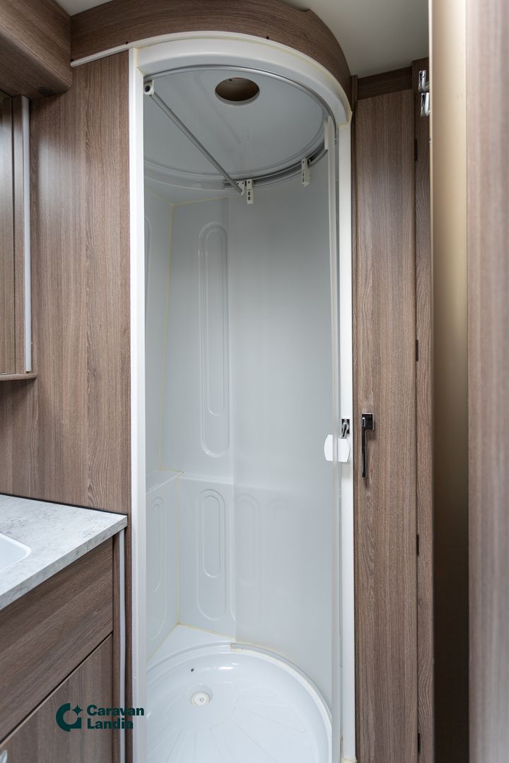 Kabe Imperial 780 TDL KS ** ALDE(KAASU/SÄHKÖ), SAAREKEVUODE, TAKA-WC **, kuva 19