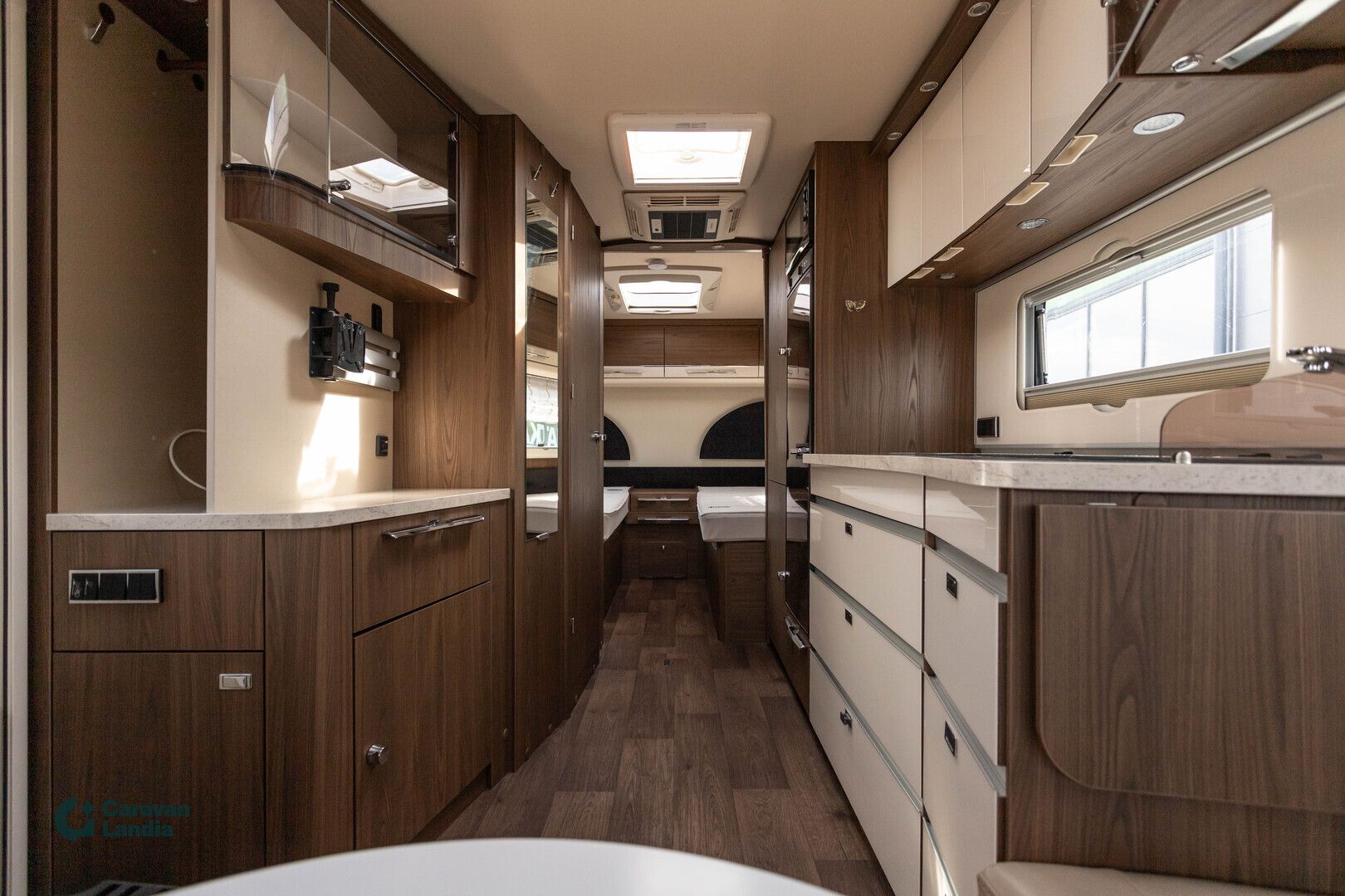 Hymer Eriba Nova S 620 Active Tourer **ALDE, ERILLISVUOTEET, MOVER, ILMASTOINTI, MIKRO, PP-TELINE**, kuva 5