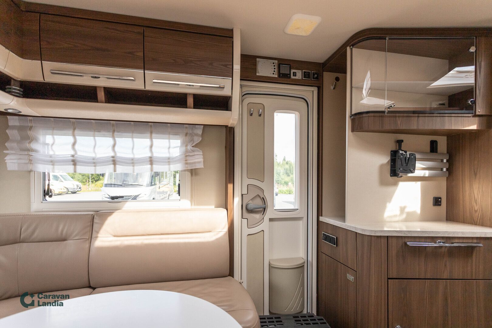 Hymer Eriba Nova S 620 Active Tourer **ALDE, ERILLISVUOTEET, MOVER, ILMASTOINTI, MIKRO, PP-TELINE**, kuva 7