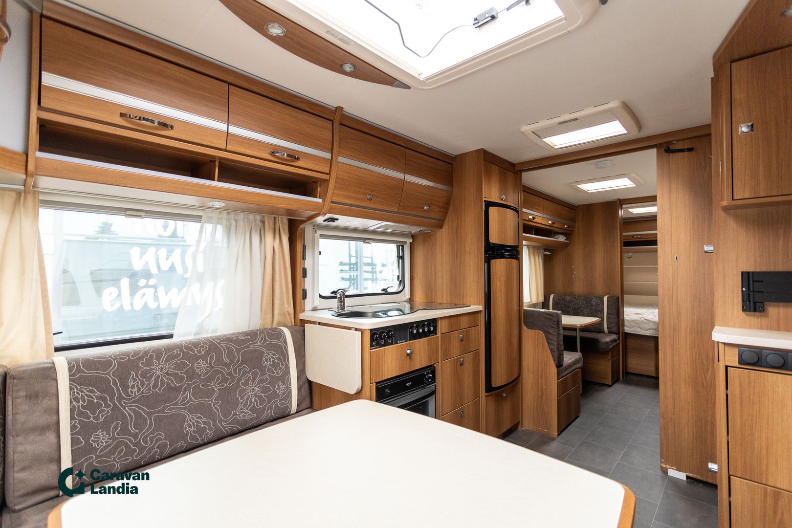 Dethleffs Nomad 730 FKR ** ALDE (KAASU/SÄHKÖ), 2-KERROSVUODE, AURINKOPANEELI **, kuva 8