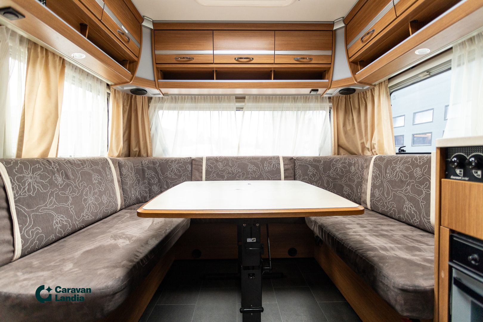 Dethleffs Nomad 730 FKR ** ALDE (KAASU/SÄHKÖ), 2-KERROSVUODE, AURINKOPANEELI **, kuva 9