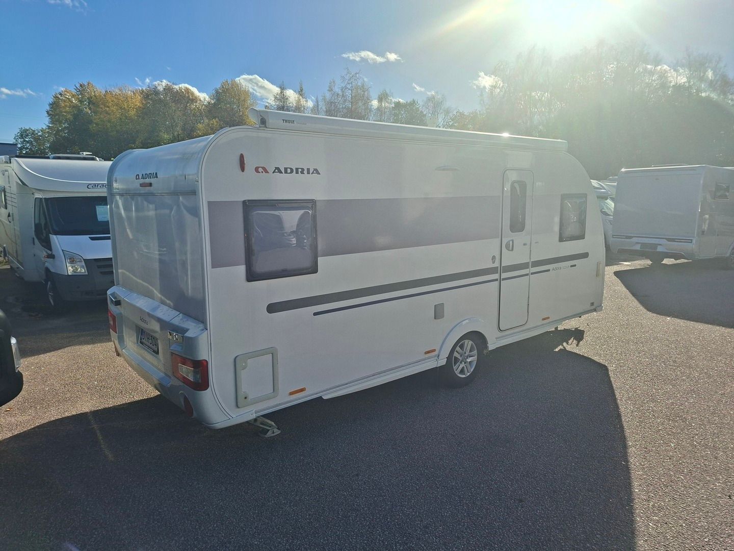 Adria Adora 522 UP **ALDE, PITKITTÄINEN-PARIVUODE, ILMASTOINTI, MOVER, MARKIISI**, kuva 3