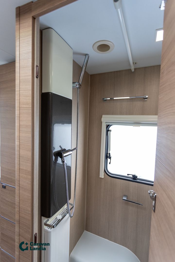 Adria Adora 613 UL ** ALDE(KAASU/SÄHKÖ), MARKIISI, ERILLISVUOTEET, MOVER **, kuva 15
