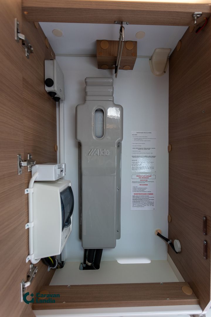 Adria Adora 613 UL ** ALDE(KAASU/SÄHKÖ), MARKIISI, ERILLISVUOTEET, MOVER **, kuva 22