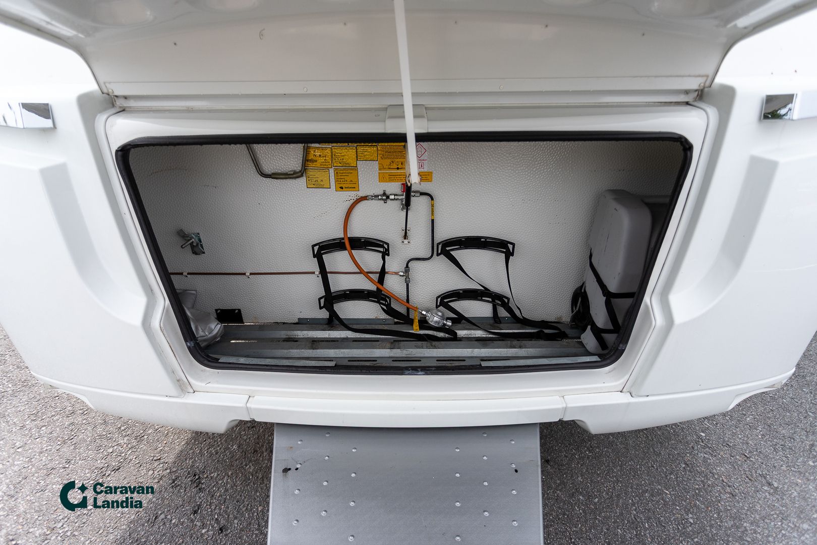Adria Adora 613 UL ** ALDE(KAASU/SÄHKÖ), MARKIISI, ERILLISVUOTEET, MOVER **, kuva 24