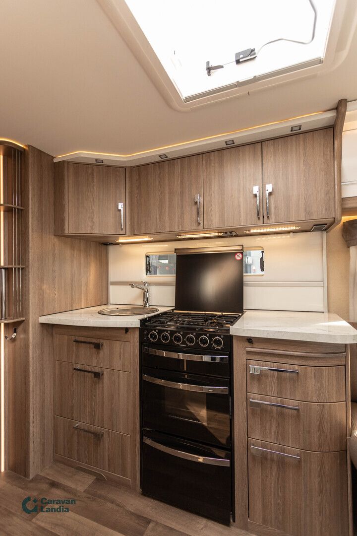 Kabe Royal 630 GLE KS ** ALDE, PITKITTÄINEN-PARIVUODE, ILMASTOINTI **, kuva 10