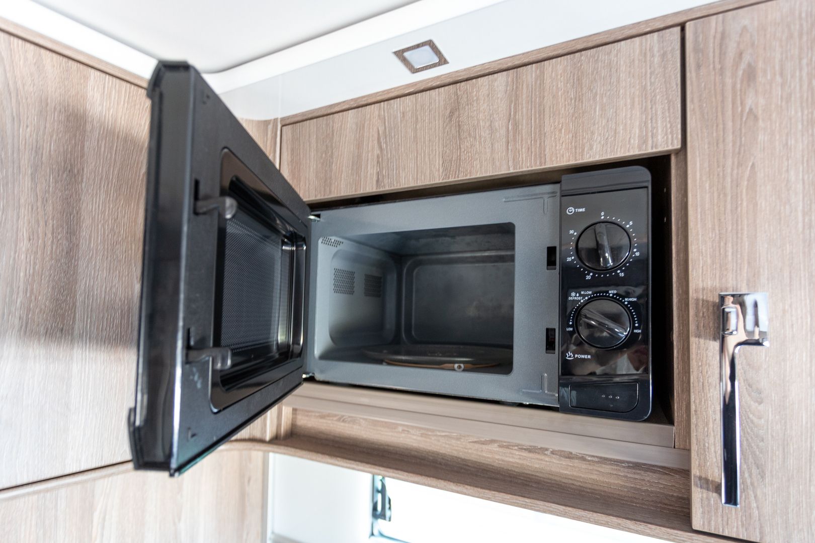 Kabe Royal 740 DGDL KS **ALDE, PITKITTÄINEN-PARIVUODE, KERROSSÄNKY, MOVER, ILMASTOINTI**, kuva 20