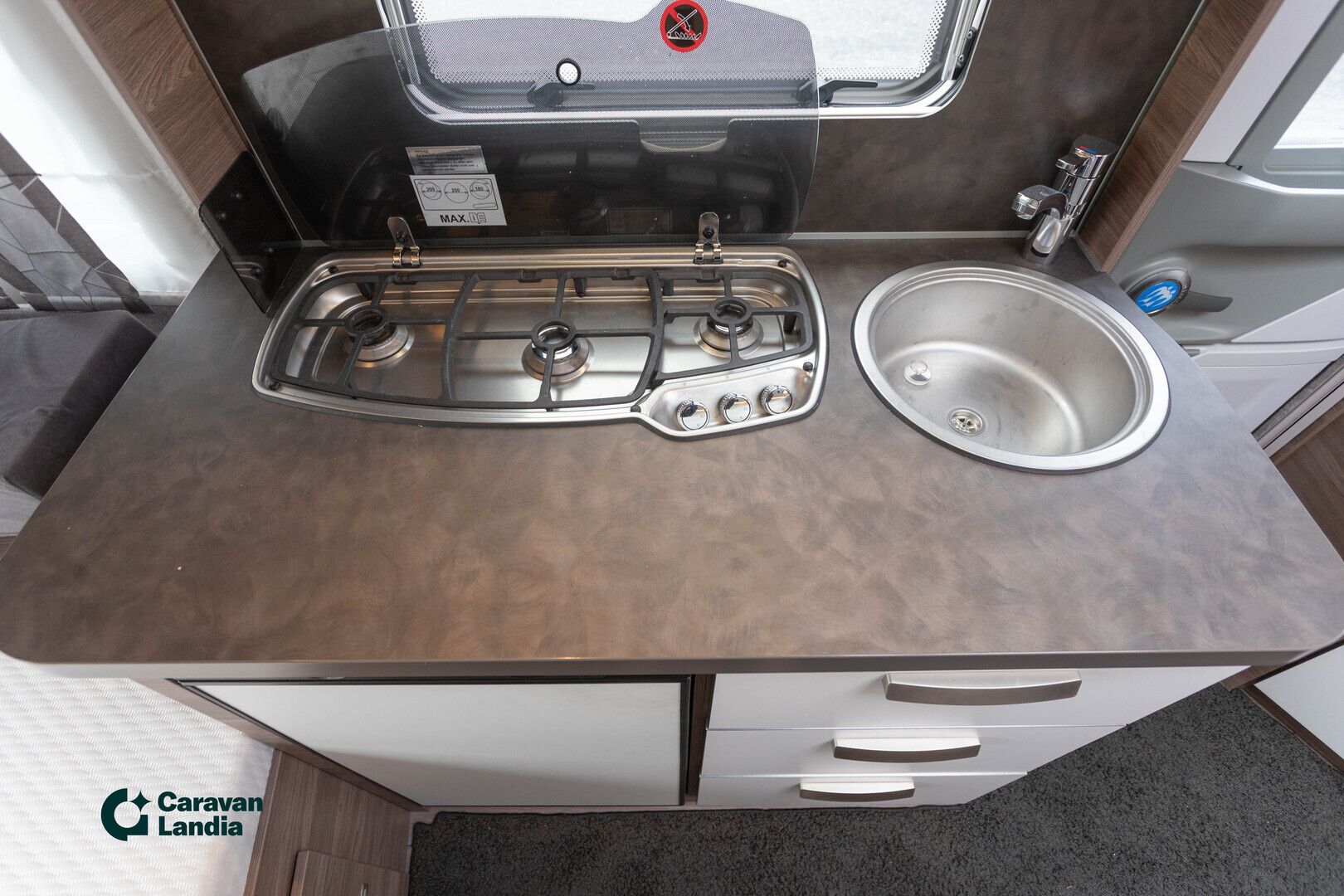 Knaus Sport 400 QD Silver Selection ** TRUMA (KAASU/SÄHKÖ), HUIPPUSIISTI, AURINKOPANEELI **, kuva 10