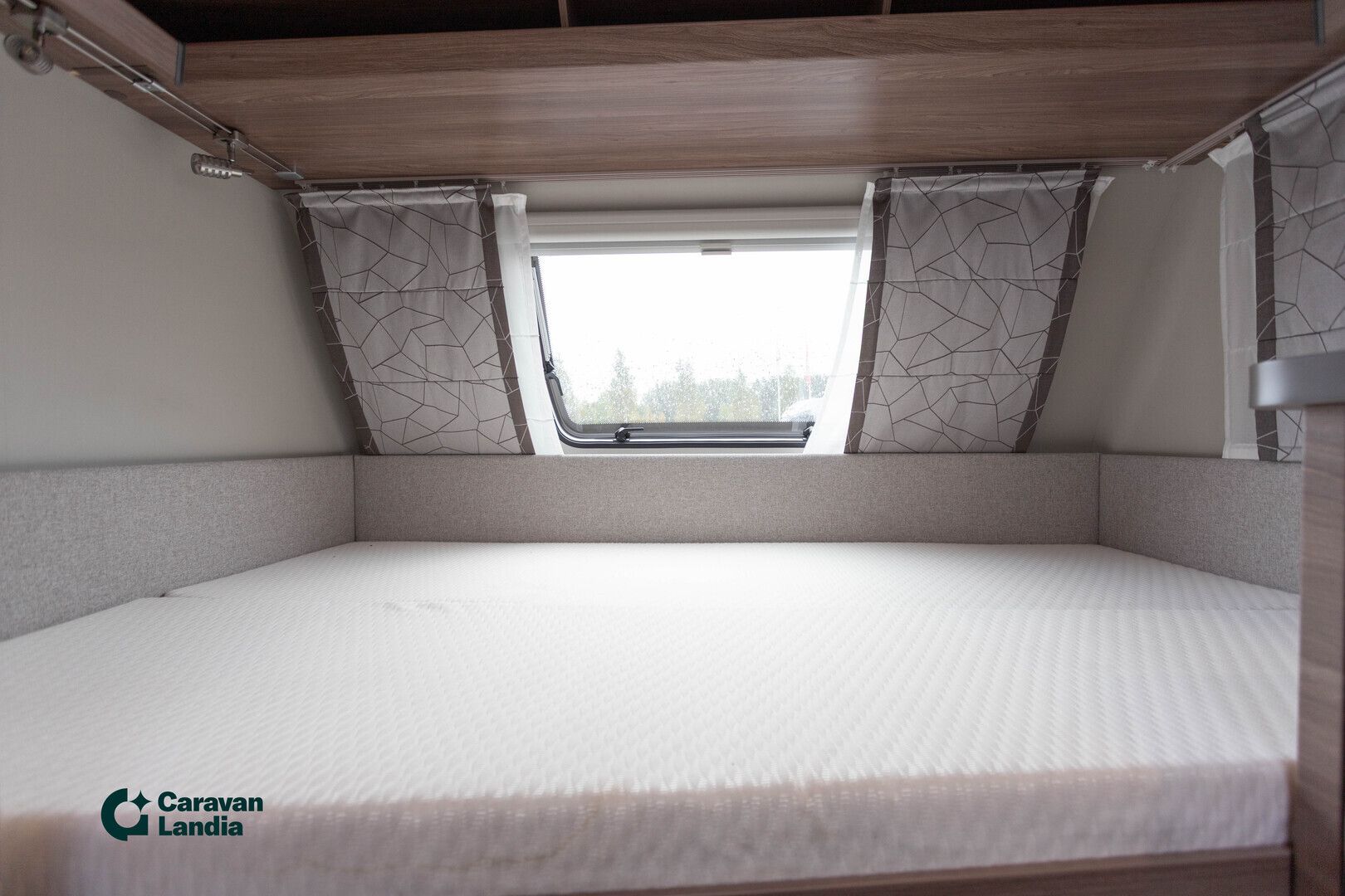 Knaus Sport 400 QD Silver Selection ** TRUMA (KAASU/SÄHKÖ), HUIPPUSIISTI, AURINKOPANEELI **, kuva 13
