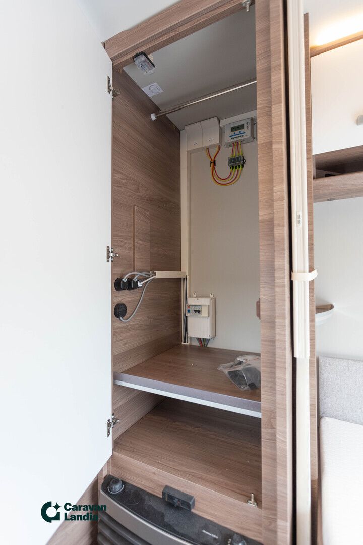 Knaus Sport 400 QD Silver Selection ** TRUMA (KAASU/SÄHKÖ), HUIPPUSIISTI, AURINKOPANEELI **, kuva 14