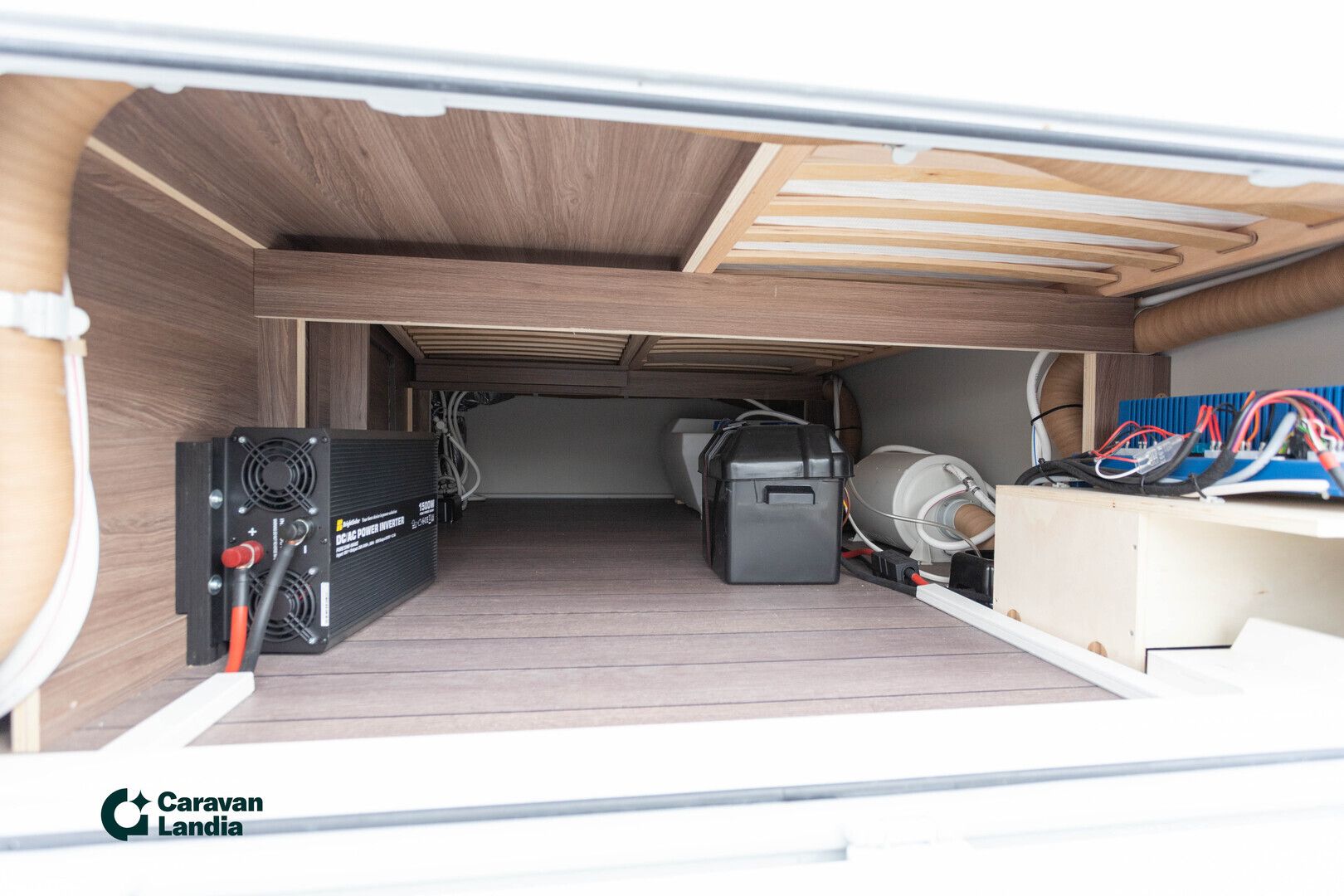 Knaus Sport 400 QD Silver Selection ** TRUMA (KAASU/SÄHKÖ), HUIPPUSIISTI, AURINKOPANEELI **, kuva 16