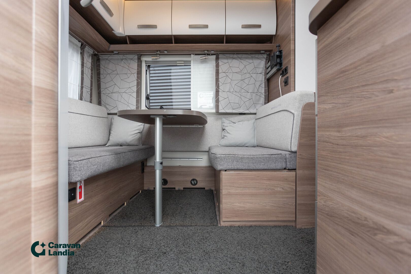 Knaus Sport 400 QD Silver Selection ** TRUMA (KAASU/SÄHKÖ), HUIPPUSIISTI, AURINKOPANEELI **, kuva 6