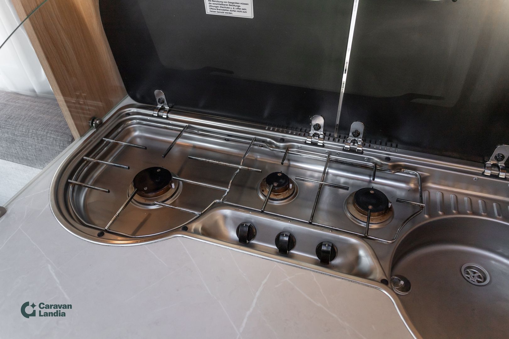 Hobby 515 UHL Deluxe ** TRUMA-SÄHKÖPATRUUNA, ERILLISVUOTEET, YLÄVUODE **, kuva 13