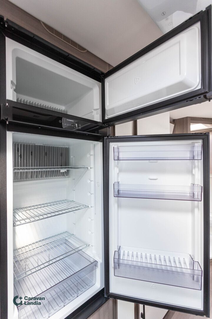 Kabe Estate 600 XL KS ** ALDE, PITKITTÄINEN-PARIVUODE, MARKIISI, ILMASTOINTI **, kuva 12