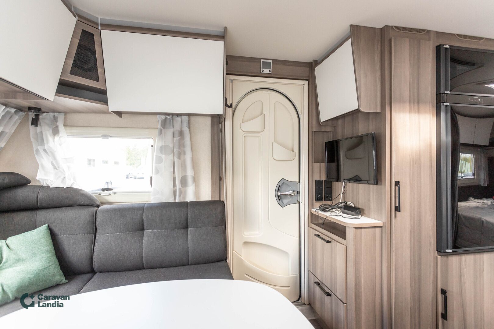 Kabe Estate 600 XL KS ** ALDE, PITKITTÄINEN-PARIVUODE, MARKIISI, ILMASTOINTI **, kuva 7