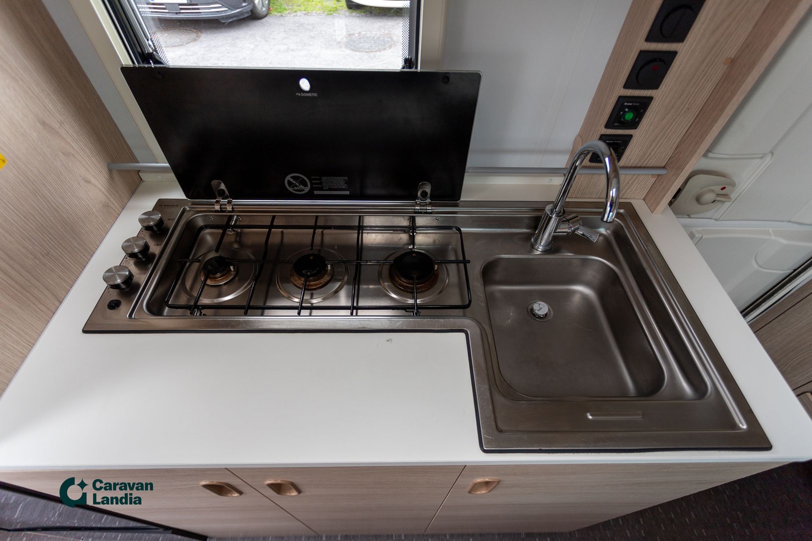 Adria Aviva 472PK ** TRUMA(KAASU/SÄHKÖ), AURINKOPANEELI, 6-LLE MAKUUPAIKAT **, kuva 10